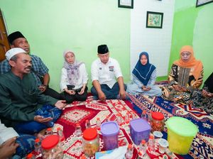 Khofifah Takziah ke Rumah Saksi Paslon 02 yang Meninggal Usai Bertugas