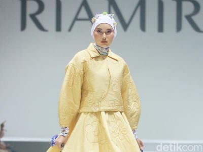 10 Koleksi Busana Ria Miranda 2025, Hadirkan Binar dan Lompatali