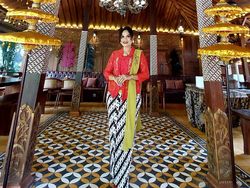 Mantan Pramugari Ini Buka Usaha Rumahan, Omzetnya Bukan Kaleng-kaleng!