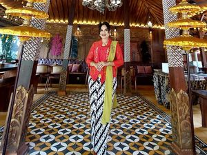 Mantan Pramugari Ini Buka Usaha Rumahan, Omzetnya Bukan Kaleng-kaleng!