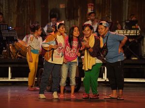 Kejutan! Ada Aksi Naruto di Tengah Musikal Dangdut Kukejar Kau Sayang Kejutan! Ada Aksi Naruto di Tengah Musikal Dangdut Kukejar Kau Sayang