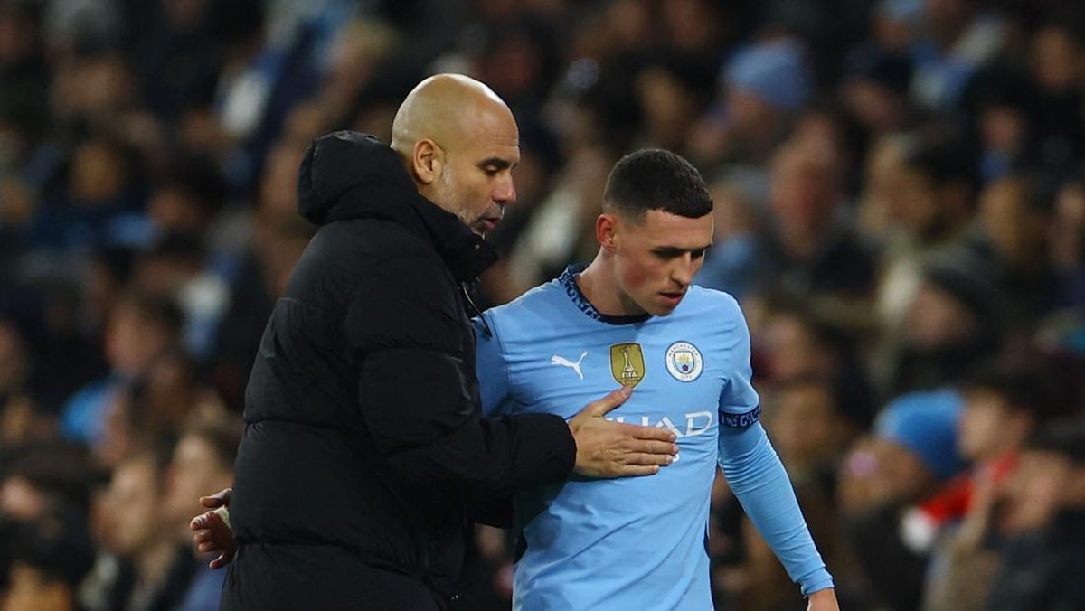 Pep Guardiola nilai skuad Manchester City butuh dirombak (REUTERS/Molly Darlington)