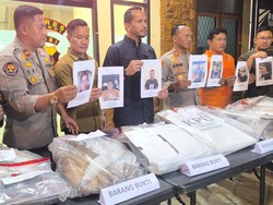 Polisi Sebar Foto 9 Perusak Kotak Suara di Sungai Penuh, Ini Tampangnya!