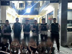 Polisi Tangkap 6 Remaja Diduga Hendak Tawuran di Cengkareng Jakbar Polisi Tangkap 6 Remaja Diduga Hendak Tawuran di Cengkareng Jakbar