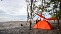 Sensasi Kemah di Pantai Selatan Jawa Barat