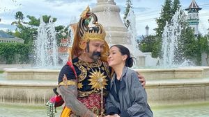 7 Foto Tora Sudiro Cosplay Jadi Gatotkaca, Pose Mesra Bareng Mieke Amalia