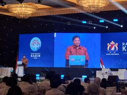 Terungkap! Ini Alasan Prabowo Turunkan Tarif Tiket Pesawat