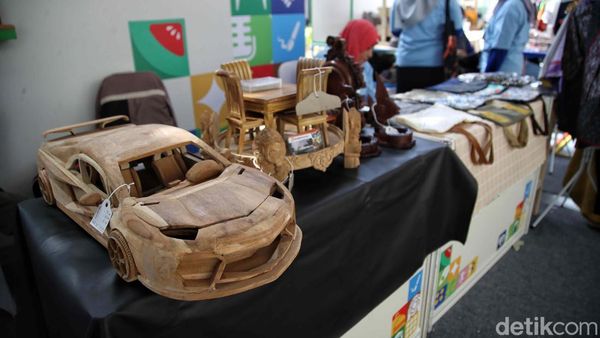 Beragam Produk UMKM Dipamerkan dalam Hari Disabilitas Internasional