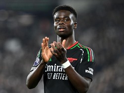 Bekas Luka Saka Bikin Fans Menerka-nerka