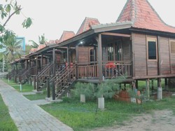 Nikmati Segarnya Udara Pulau Giliyang dan Menginap di Homestay Kayu