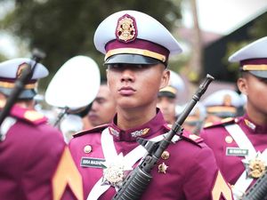 Potret Isra Mashel Anak Sandy Arifin Wisuda Prabhatar Akademi TNI-Kepolisian Potret Isra Mashel Anak Sandy Arifin Wisuda Prabhatar Akademi TNI-Kepolisian