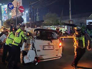 Terobos Palang Pintu, Mobil Sigra Tertabrak KA Dhoho di Purwoasri Kediri