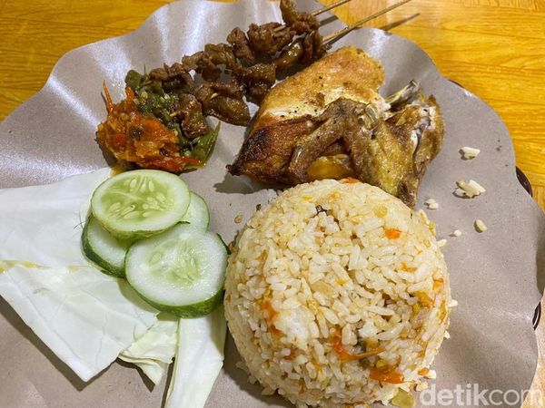 Pedas Gurih! Nasi Ayam Penyet Sambal Taubat di Warung Hidden Gem