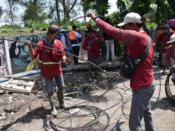 Kabel Utilitas 650 Meter Langgar Aturan Dibongkar Satpol PP Surabaya