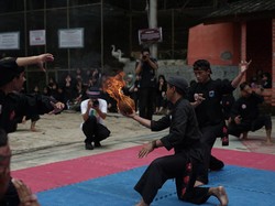 Permainan Bola Api Sukabumi Ditetapkan Jadi Warisan Budaya Tak Benda