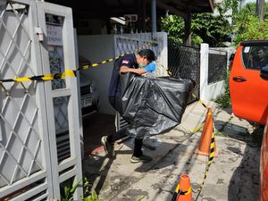 Sesal Terlambat ABG Jaksel Pembunuh Ayah-Nenek, Kini Tangisi Perbuatan Sesal Terlambat ABG Jaksel Pembunuh Ayah-Nenek, Kini Tangisi Perbuatan