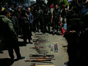 Patroli Pascapilkada di Jayawijaya, Polisi Amankan 12 Orang Bawa Sajam-Ganja Patroli Pascapilkada di Jayawijaya, Polisi Amankan 12 Orang Bawa Sajam-Ganja