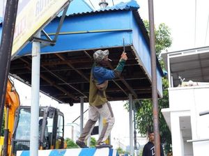 2 Pos Polisi di Kota Batu Dibongkar Agar Pejalan Kaki Lebih Nyaman