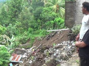 Hujan Deras Semalaman, 3 Rumah Tertimbun Longsor di Jembrana