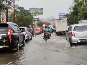 Penjelasan Pemkot soal Banyak Genangan di Surabaya Saat Musim Hujan Penjelasan Pemkot soal Banyak Genangan di Surabaya Saat Musim Hujan