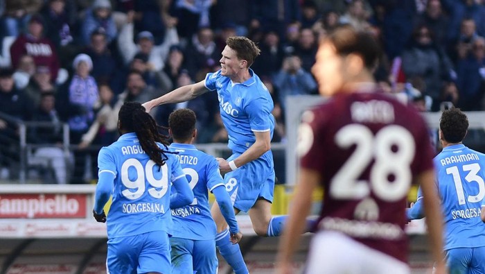 Soccer Football - Serie A - Torino v Napoli - Stadio Olimpico Grande Torino, Turin, Italy - December 1, 2024 Napolis Scott McTominay celebrates scoring their first goal REUTERS/Massimo Pinca