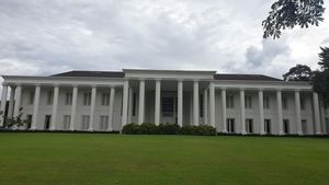 Intip Jeroan The White House Bogor, Ada Lift-Rumah Joglo
