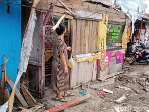 Kengerian Saat Truk Seruduk Warung dan Cerita Ika Selamat dari Maut