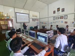 Semangat Witri Menabur Kebaikan untuk Teman Tuli Semangat Witri Menabur Kebaikan untuk Teman Tuli