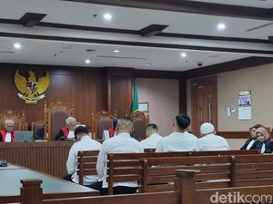 Dituntut 6 Tahun Bui, Eks Plt Karutan KPK Nangis Minta Dihukum Ringan Dituntut 6 Tahun Bui, Eks Plt Karutan KPK Nangis Minta Dihukum Ringan
