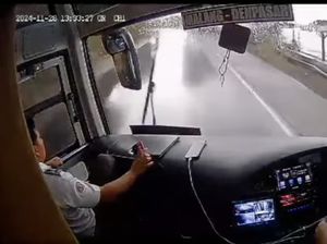 Pelajaran dari Kecelakaan Bus Alami Aquaplaning hingga Nyaris Nyebur ke Laut Pelajaran dari Kecelakaan Bus Alami Aquaplaning hingga Nyaris Nyebur ke Laut