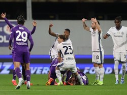 Panik, Sedih, dan Frustrasi saat Edoardo Bove Kolaps