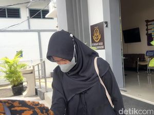 Digerebek Suami Bugil Bareng Pria Lain, Eks PNS Mojokerto Dipenjara! Digerebek Suami Bugil Bareng Pria Lain, Eks PNS Mojokerto Dipenjara!