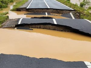 Banjir Landa 5 Kecamatan di Pesisir Selatan, Jalan Putus-Rumah Warga Terendam