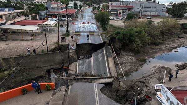 Penampakan Jembatan Putus-Hotel Rusak Akibat Banjir di Yunani