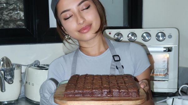 Jennifer Coppen Makin Jago Buat Brownies hingga Cookies