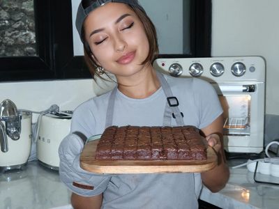 Jennifer Coppen Makin Jago Buat Brownies hingga Cookies