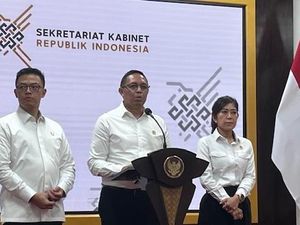 Video: Penjelasan Istana soal Kenaikan Gaji Guru ASN dan Honorer Video: Penjelasan Istana soal Kenaikan Gaji Guru ASN dan Honorer