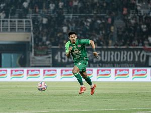 Liga 1: Paul Munster Ragu Turunkan Malik Risaldi di Derby Suramadu Liga 1: Paul Munster Ragu Turunkan Malik Risaldi di Derby Suramadu