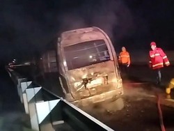 Minibus Ludes Terbakar di Tol Boyolali KM 480
