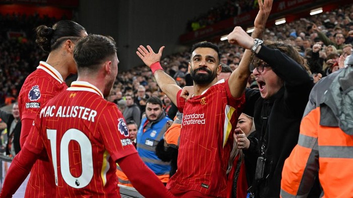 LIVERPOOL, ENGLAND - DECEMBER 01: (THE SUN OUT, THE SUN ON SUNDAY OUT) Mohamed Salah of Liverpool celebrating after scoring the second goal during the Premier League match between Liverpool FC and Manchester City FC at Anfield on December 01, 2024 in Liverpool, England. (Photo by John Powell/Liverpool FC via Getty Images)