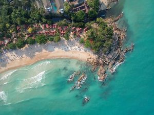 Dua Turis Tewas Terhempas Ombak Besar di Pantai Chaweng, Koh Samui Dua Turis Tewas Terhempas Ombak Besar di Pantai Chaweng, Koh Samui