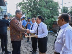 Lantik Direksi Perumda Tirta Sanjiwani, Tagel Wirasa Minta Lakukan Terobosan