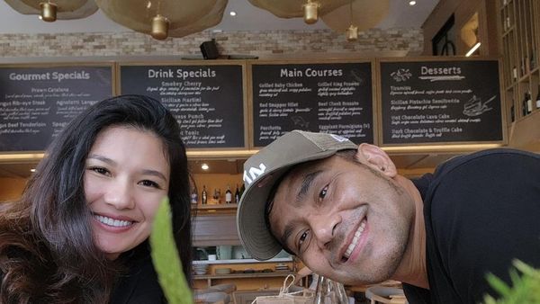 Judika dan Duma Riris Mesra Saat Ngopi hingga Makan di Resto