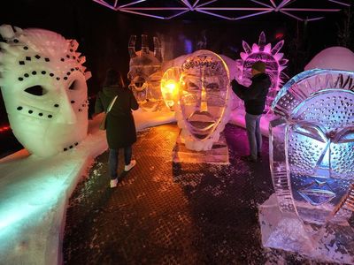 Terpesona Karya Seni dari Es di Jerman