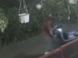 Viral Maling Nekat Angkat Motor Dikunci Setang di Depok, Polisi Cek TKP