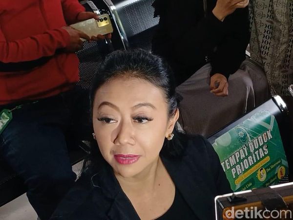 Mata Sembab Asri Welas, Nangis di Dalam Ruang Persidangan