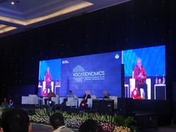 Pakar Ekonomi UI Sebut Penduduk RI Akan Diisi oleh 5 Generasi, Apa saja?