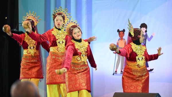 Keceriaan Siswa SLB Unjuk Bakat dalam Perayaan Hari Disabilitas Internasional 2024