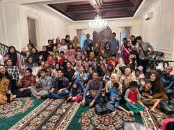 Momen Khofifah Berbagi Kebahagiaan di Hari Disabilitas Internasional