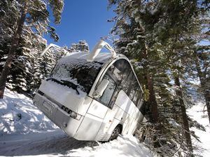 Bus Wisata Kecelakaan di Dekat Resor Ski di Prancis, Dua Korban Meninggal Bus Wisata Kecelakaan di Dekat Resor Ski di Prancis, Dua Korban Meninggal